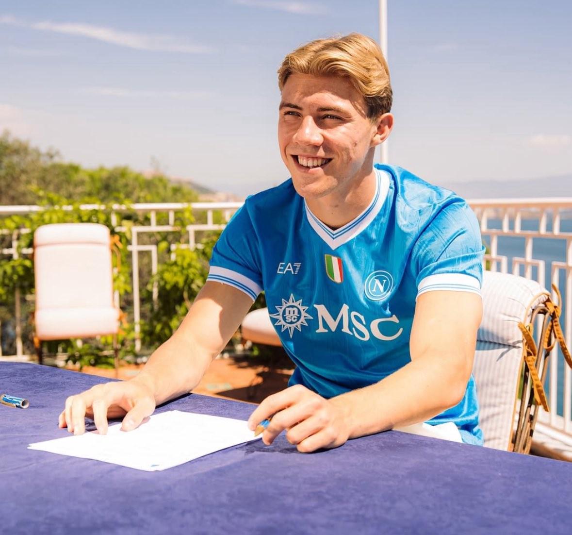 罗马诺:霍伊伦合同中有8500万欧解约条款,2027年夏天开始生效