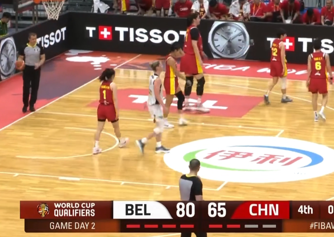 8868亚洲平台-女篮惨败比利时！全员低头沮丧，张子宇累坏，郑薇赛后与全队拥抱